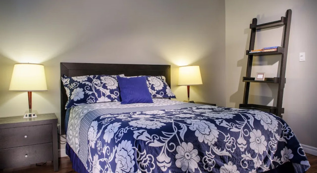 Апартаменты Moncton Suites - 267 Universite Ave