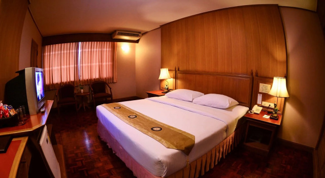 Silom Village Inn