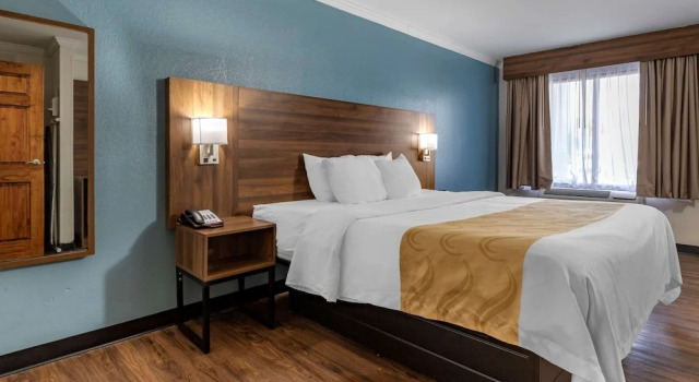 Двухместный номер Standard с балконом Quality Inn & Suites Ft. Jackson Maingate