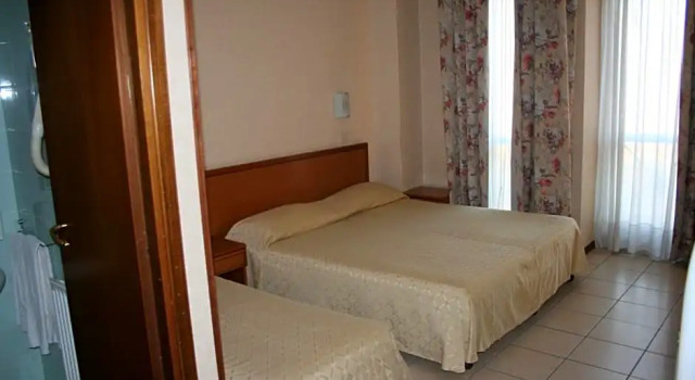 Standard- tredobbelt værelse Hotel Citta 2000