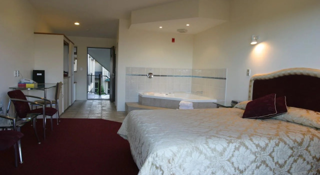 Chantillys Motor Lodge, Забронировать Отель Таупо 