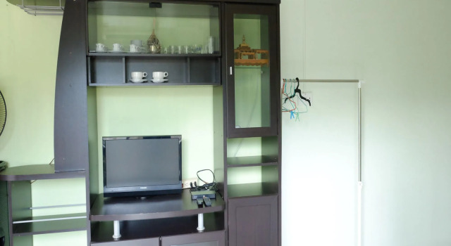 Chomlay Restaurant & Room for Rent