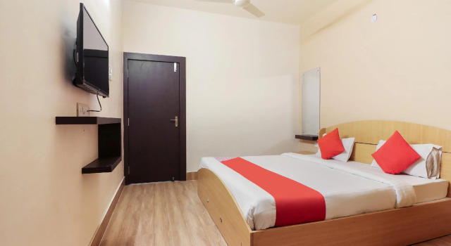 OYO Flagship 43723 Hotel Crystal Riverside, Book Hotel Sonari Town Jharkhand