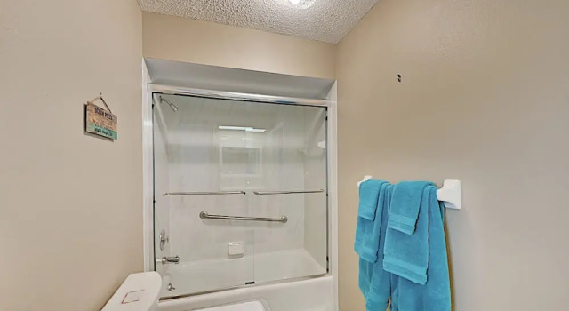 Corner Lot W/ Lanai & Private Pool 3 Bedroom Home