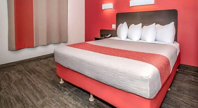Номер Deluxe Motel 6-Saskatoon, SK