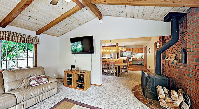 Custom W/ Hot Tub & Garage 4 Bedroom Home, Rezerwuj Dom wakacyjny Big Bear Lake Stany Zjednoczone