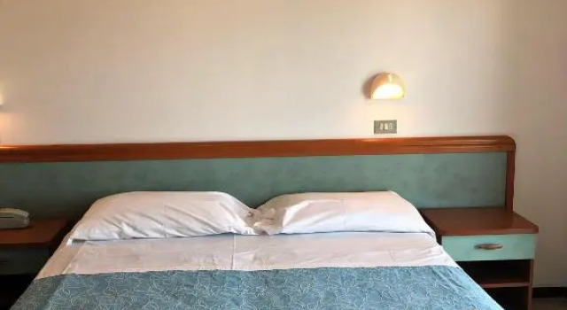 Четырёхместный номер Standard с балконом Hotel del Falco