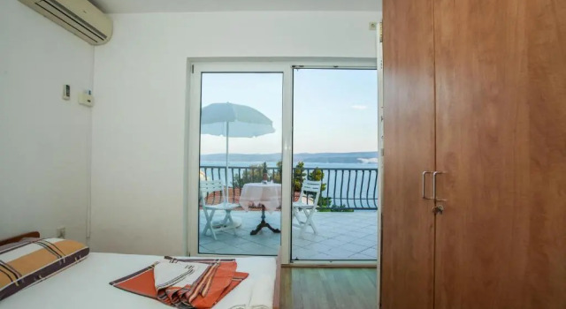 Апартаменты c 1 комнатой с балконом и с видом на море Apartments Pušić