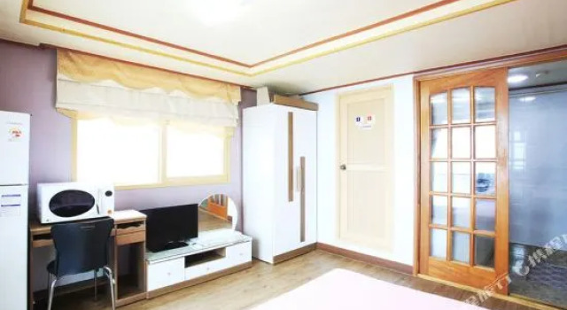 Blue House, Rezerwuj Hotel Hotele w Gangwon-Do z parkingiem, Parking