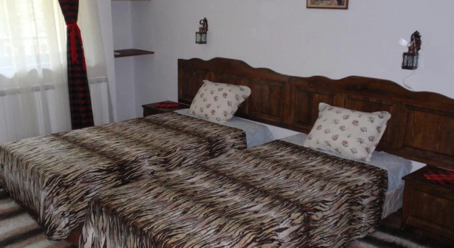 Family Hotel Emaly 2