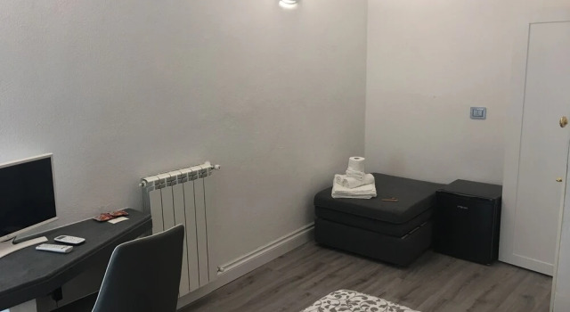 WELLNESS HM wellness home By Dimorra, Забронировать Отель Отели Неаполя с парковкой, рядом с Ospedale degli Incurabili, Парковка
