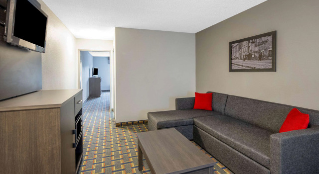 Travelodge Suites Savannah Pooler, Book Hotel Hoteller i Pooler med pool, Swimmingpool