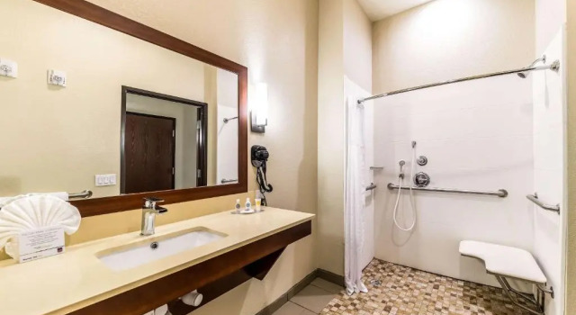 Люкс Comfort Suites Grand Prairie - Arlington North