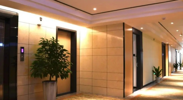 GreenTree Inn Nanning Xiufeng Road Metro Station, Rezerwuj Hotel Hotele w Nanning z parkingiem, Parking