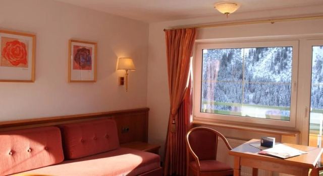Der Kleinwalsertaler Rosenhof, Book Hotel Mittelberg Kleinwalsertal