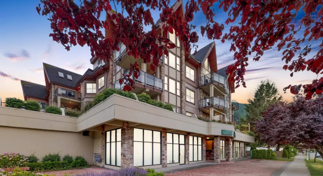 Harrison Lake View Suites