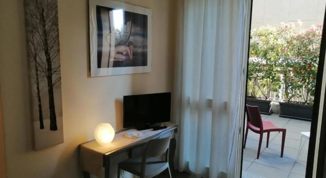 Номер Standard ampio appartamento con giardino e box