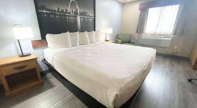 Super 8 by Wyndham St. Clair MO, Varaa Hotelli St Clair Missouri