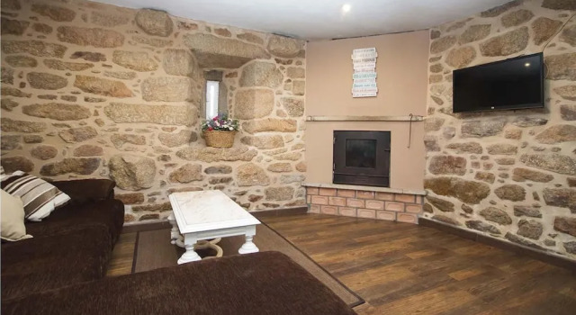 House - 3 Bedrooms with WiFi - 107749, Book Hotel Muxia 