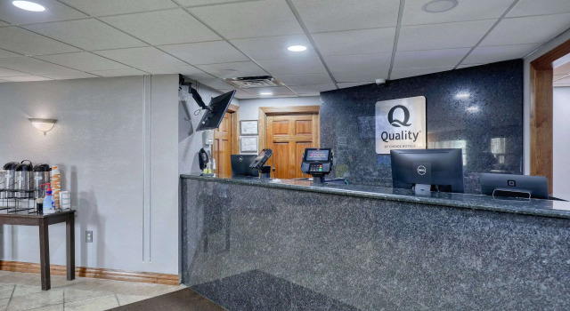 Quality Inn & Suites Green Bay Downtown