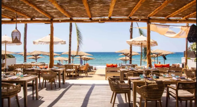 Вилла Exquisite villa near beach with Heated pool