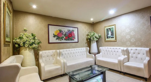 OYO 22737 Chandra Grand Hotel
