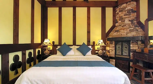 Двухместный номер Standard с видом на бассейн Tudor Villa