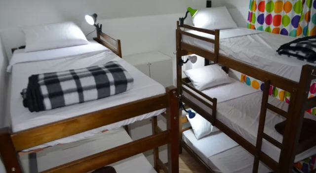 Кровать в общем номере HostelariaSP Boutique