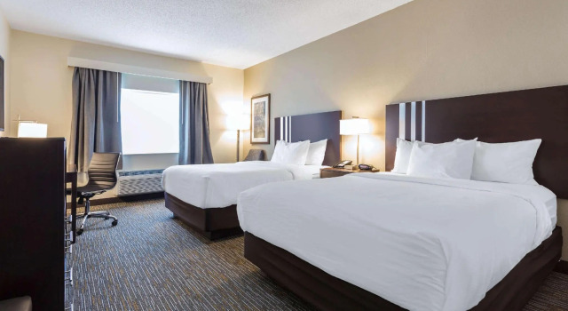 Четырёхместный номер Standard Wingate by Wyndham Gurnee