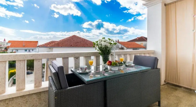 Студия с балконом Apartments Jozic