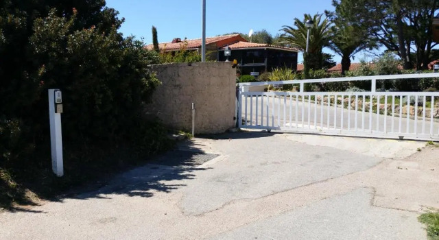 Maison Alba Rossa Serra Di Ferro, Varaa Hotelli Serra-di-Ferro 