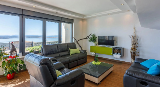 Modern villa with pool and amazing sea and panoramic  view !