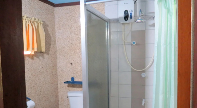 Conforto quarto Alonaland Resort Apartelle