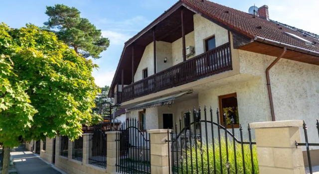 Zsolnay Apartman, Забронировать Апартаменты/квартира Шиофок Шомодь, рядом с Железнодорожный вокзал Шиофок