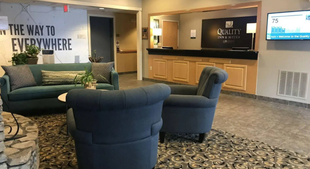 Quality Inn & Suites Hendersonville - Flat Rock