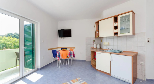 Apartments Ruzica M, Prenota Appartamento Hotel a Isole Quarnerine con parcheggio, Parcheggio
