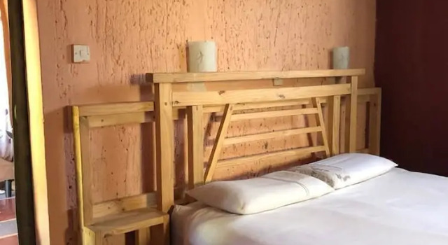 Lesoma Guest House, Varaa Matkakoti Lesoma Northwest District