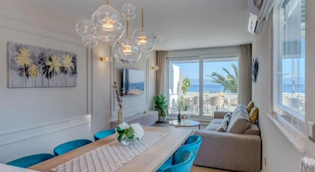 Апартаменты с 2 комнатами с балконом и с видом на море Beachfront Apartment Split