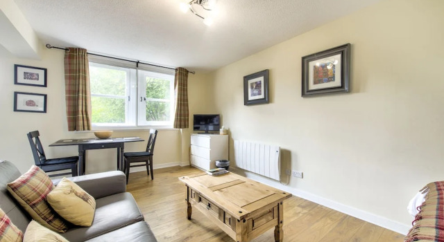 Stunning Studio Apartment Castle View, Забронировать Апартаменты/квартира Эдинбург Midlothian, рядом с Национальный музей Шотландии