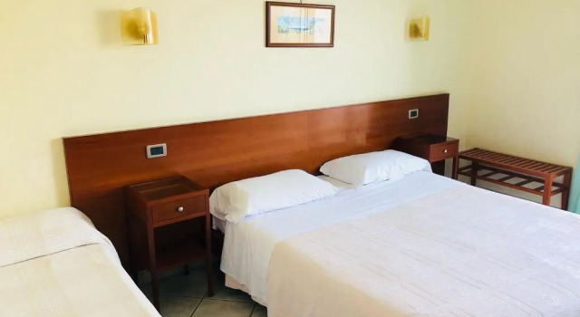Трёхместный номер Standard с видом на море Hotel Elisabetta
