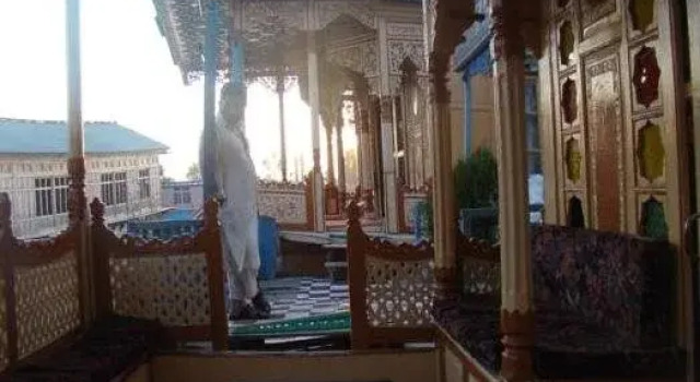 Mandalay Houseboats