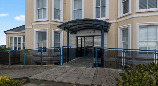 3 South Beach Court - Cosy Seafront Apartment