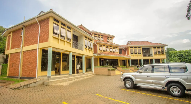 Crown Suites Hotel, Réserver Hôtel Hôtels à Mbale avec parking, Parking