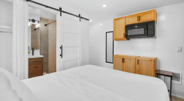 Люкс Comfort Extended Stay Comfy Suites LL