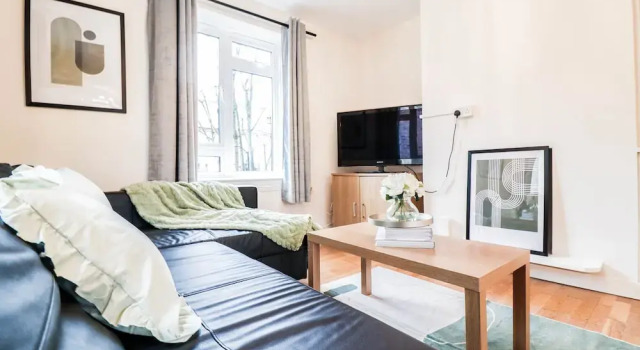 2 Bed Apartment in Russell Square