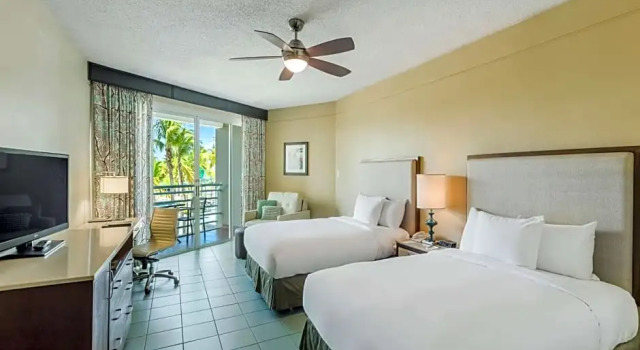 Номер Standard с балконом и с видом на бассейн Hilton Ponce Golf & Casino Resort