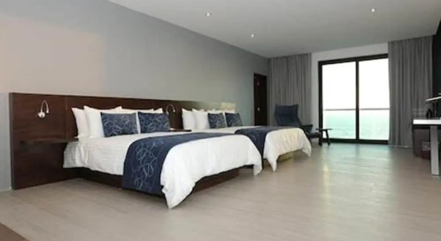 Четырёхместный полулюкс с балконом Hotel Marea Vista