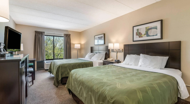 Четырёхместный номер Standard Quality Inn Portsmouth