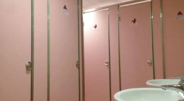 Кровать в общем номере Sugamo Hostel