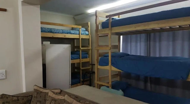 Кровать в общем номере Strand Dormitory 8 Sleeper Helderberg CT
